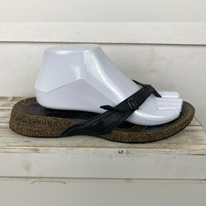 Teva flip-flop sandals black strappy design cork-style wedge sole Women’s size 9